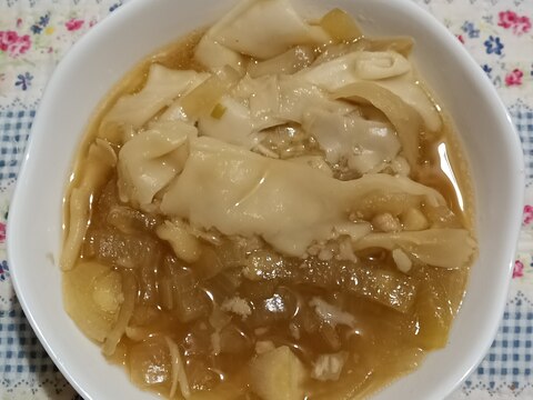 玉ねぎと舞茸と餃子のスープ★